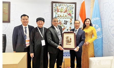 Dong Ho folk painting craft: Turning risks into opportunities for sustainable development